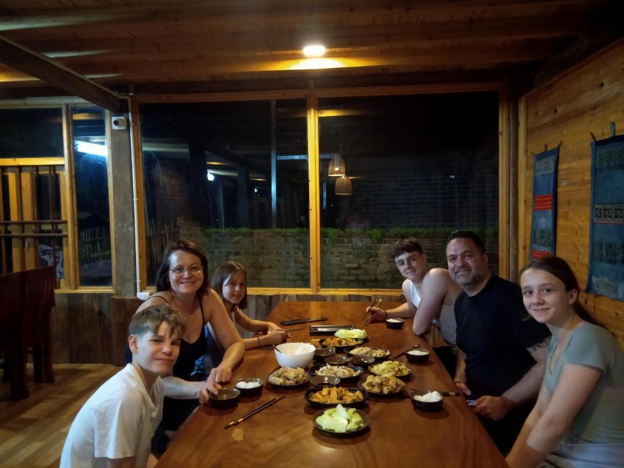 Tavan Dragon House Lao Cai Eksteriør billede